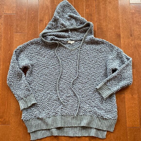 Miracle Women’s hooded sweater in size s/m oversized fit. Super soft! NWOT - Picture 1 of 4